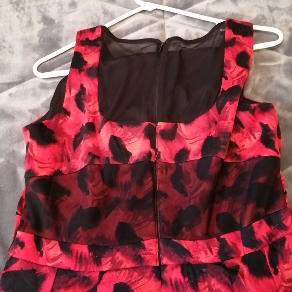 Red and black fit and flare dress - Picture 7 of 10